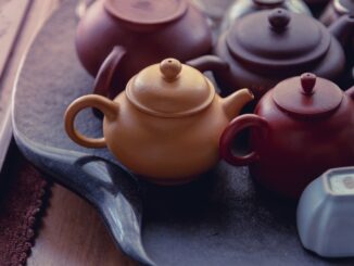 découvrez l'univers fascinant du thé : ses variétés, bienfaits pour la santé et conseils de préparation. plongez dans l'art de savourer une tasse de thé parfaite.